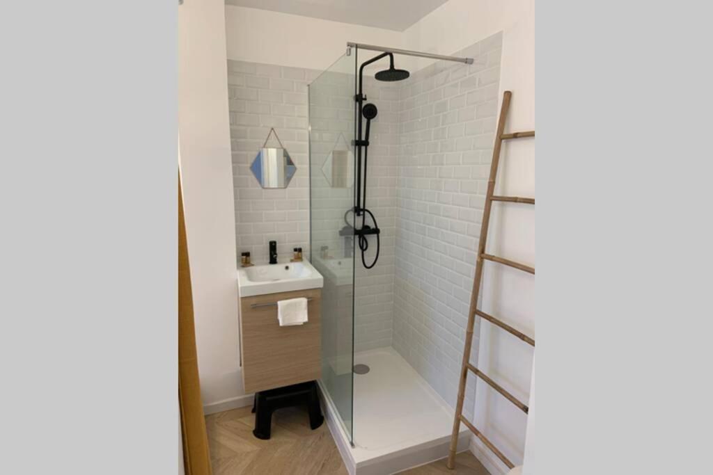 Les Bains De Mer Yourhosthelper Appartamento Bandol Esterno foto